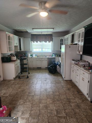 410 Zebulon Street, Barnesville, GA 30204