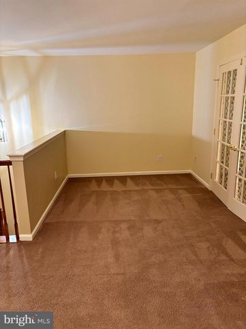 16 NORMANDY DR, Princeton Junction, NJ 08550