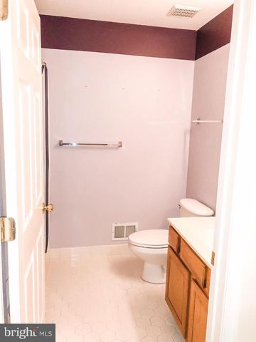 16 NORMANDY DR, Princeton Junction, NJ 08550