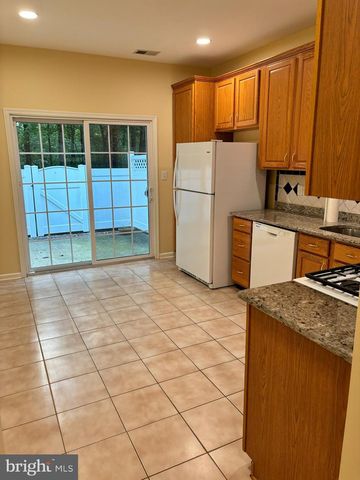 16 NORMANDY DR, Princeton Junction, NJ 08550