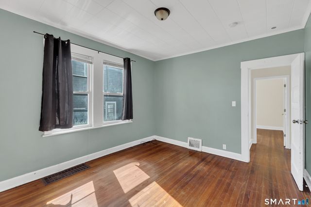 215 Overland Avenue, Bridgeport, CT 06606