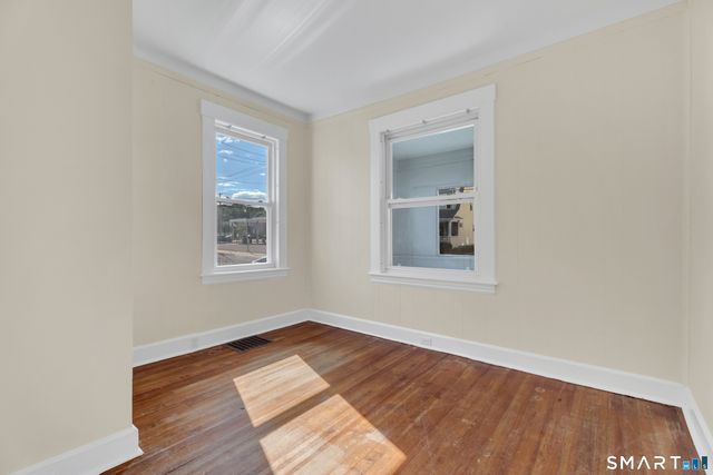 215 Overland Avenue, Bridgeport, CT 06606