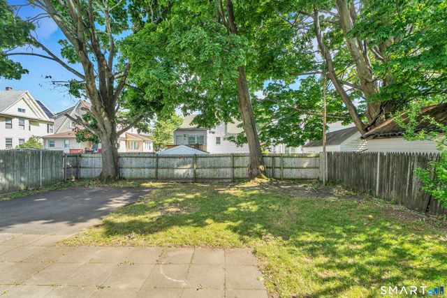 215 Overland Avenue, Bridgeport, CT 06606