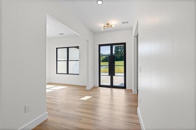 520 Rockbridge Road SW, Lilburn, GA 30047