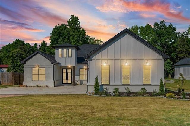 520 Rockbridge Road SW, Lilburn, GA 30047