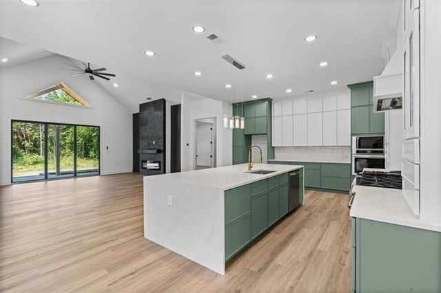 520 Rockbridge Road SW, Lilburn, GA 30047