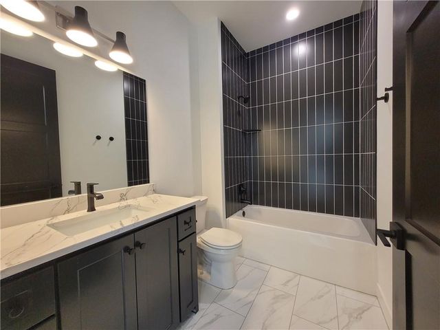 23939 W 113th Terrace, Olathe, KS 66061