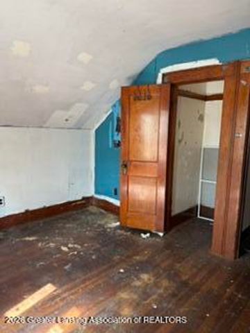 1330 Lansing Avenue, Lansing, MI 48915
