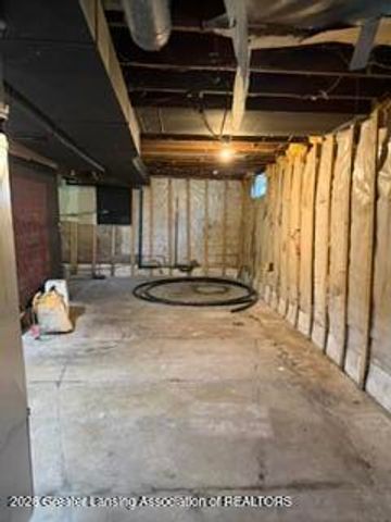 1330 Lansing Avenue, Lansing, MI 48915