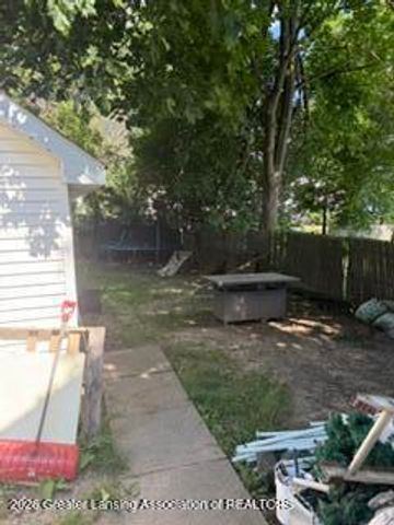 1330 Lansing Avenue, Lansing, MI 48915