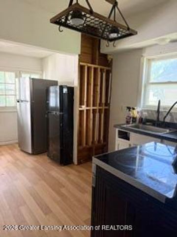 1330 Lansing Avenue, Lansing, MI 48915