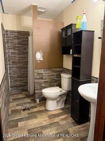 1330 Lansing Avenue, Lansing, MI 48915