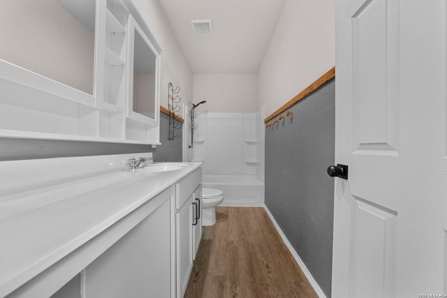 13002 HEATHERS ELM, St Hedwig, TX 78152