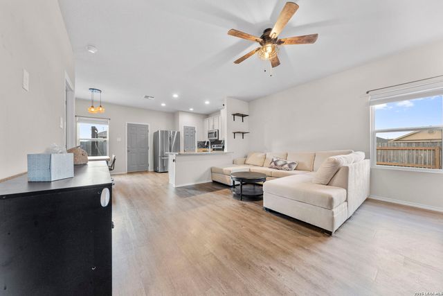 13002 HEATHERS ELM, St Hedwig, TX 78152