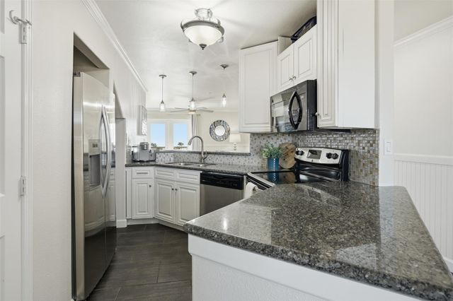 9520 Seawall Boulevard 353, Galveston, TX 77554