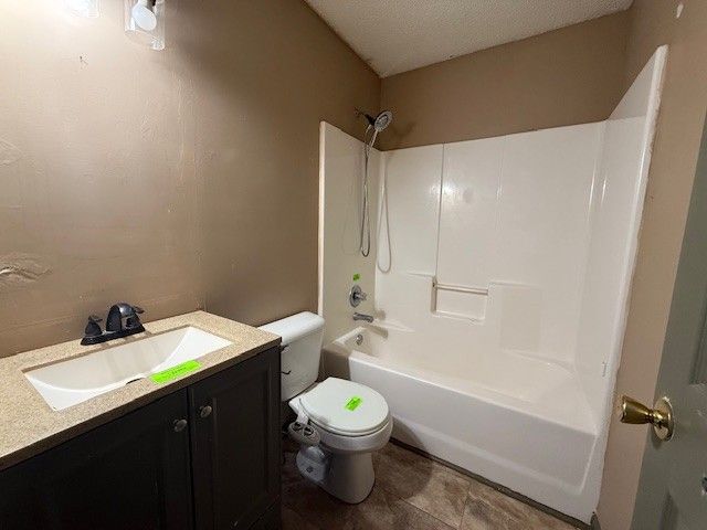 355 Donna Dr, Clarksville, TN 37042