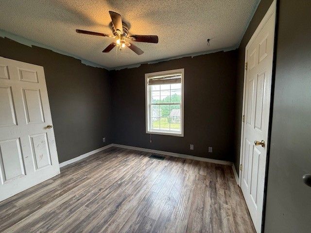 355 Donna Dr, Clarksville, TN 37042
