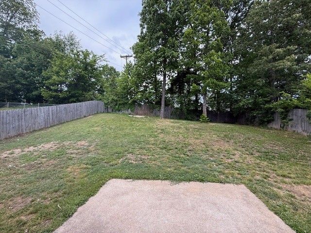 355 Donna Dr, Clarksville, TN 37042
