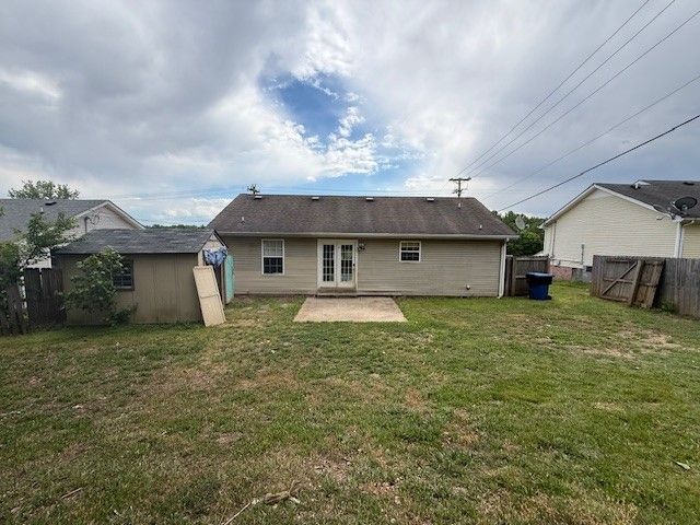 355 Donna Dr, Clarksville, TN 37042