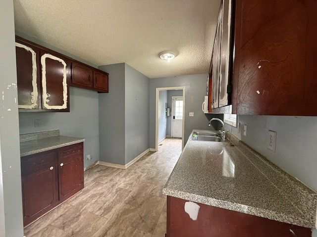 355 Donna Dr, Clarksville, TN 37042
