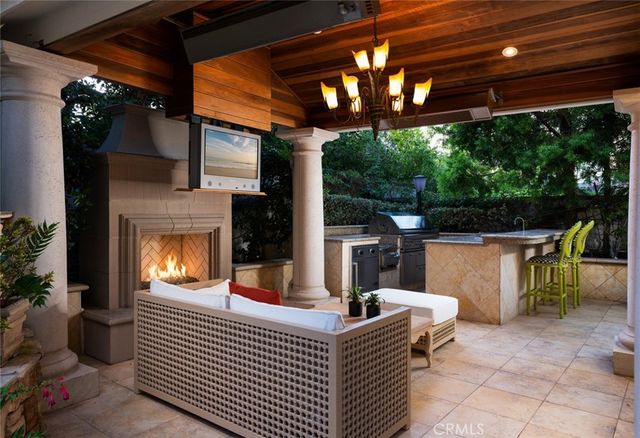 3 Weybridge Court, Newport Beach, CA 92660