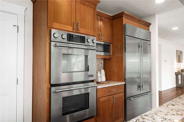 11028 E Riverside Drive, Bothell, WA 98011