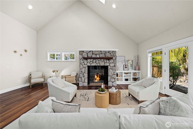 11028 E Riverside Drive, Bothell, WA 98011