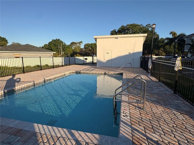2525 6TH AVENUE DRIVE E, Bradenton, FL 34208