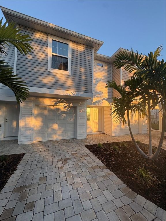 2525 6TH AVENUE DRIVE E, BRADENTON, FL 34208 — photo 2