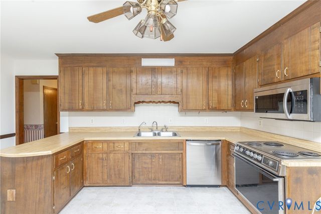 617 Rebel Ridge Rd, South Chesterfield, VA 23834