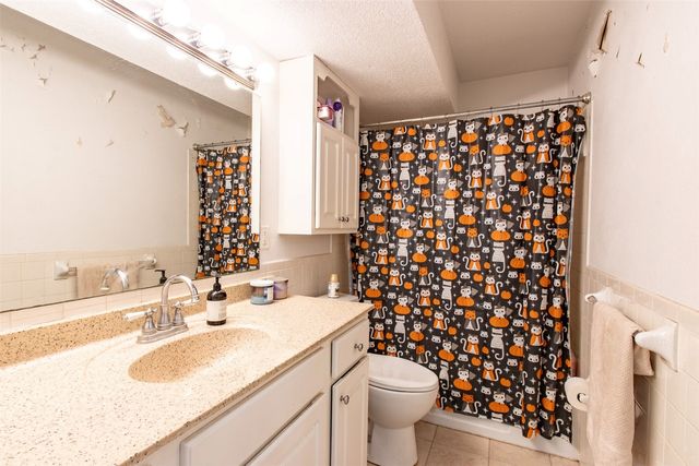 1206 21st Ave Place, Coralville, IA 52241