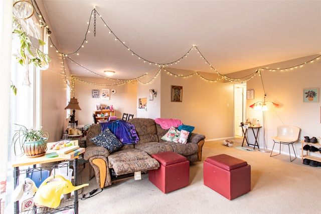 1206 21st Ave Place, Coralville, IA 52241