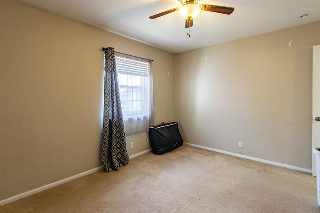 1206 21st Ave Place, Coralville, IA 52241