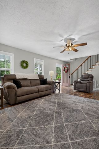 258 Oak Place Dr, Smithville, TN 37166