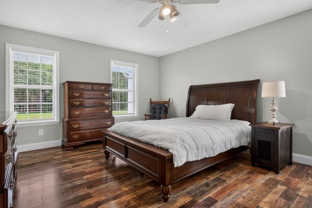 258 Oak Place Dr, Smithville, TN 37166