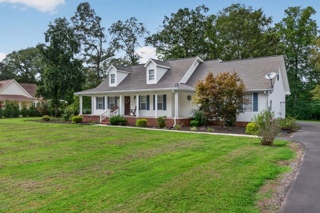 258 Oak Place Dr, Smithville, TN 37166
