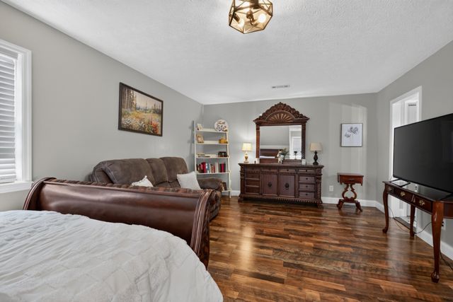 258 Oak Place Dr, Smithville, TN 37166