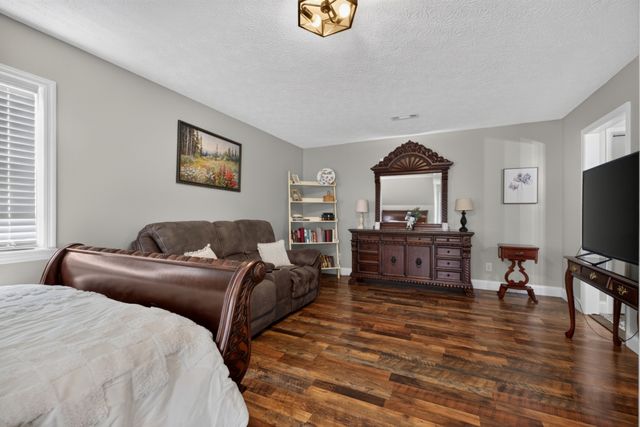 258 Oak Place Dr, Smithville, TN 37166