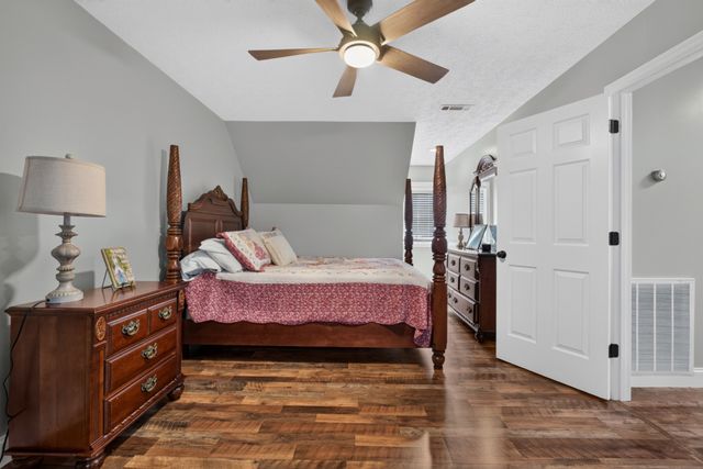 258 Oak Place Dr, Smithville, TN 37166