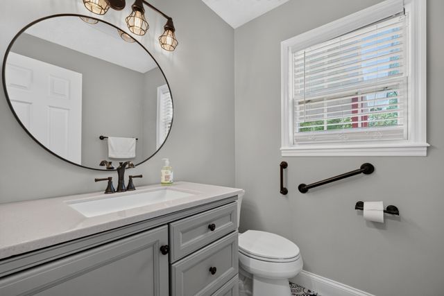 258 Oak Place Dr, Smithville, TN 37166