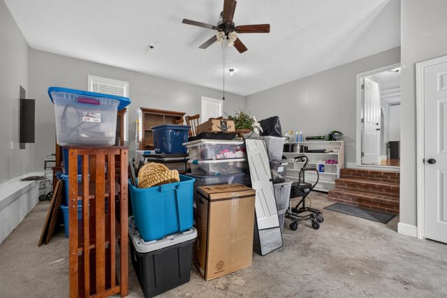 258 Oak Place Dr, Smithville, TN 37166