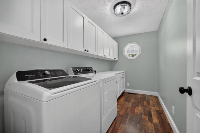 258 Oak Place Dr, Smithville, TN 37166