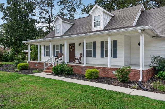258 Oak Place Dr, Smithville, TN 37166