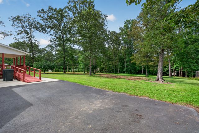 258 Oak Place Dr, Smithville, TN 37166