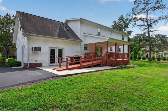 258 Oak Place Dr, Smithville, TN 37166