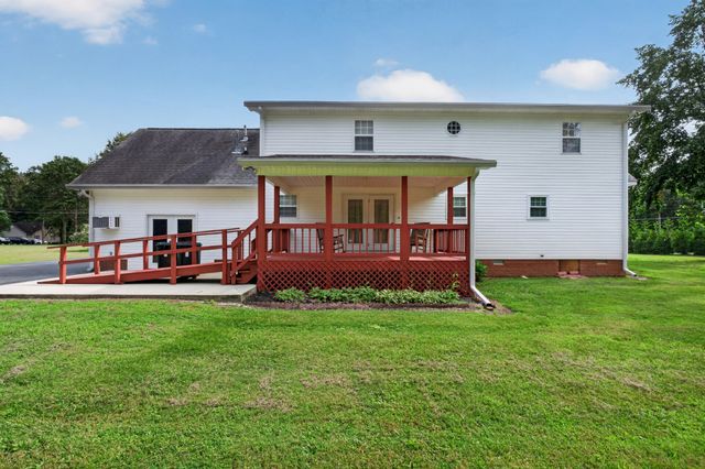 258 Oak Place Dr, Smithville, TN 37166