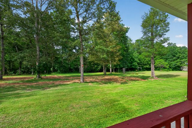 258 Oak Place Dr, Smithville, TN 37166