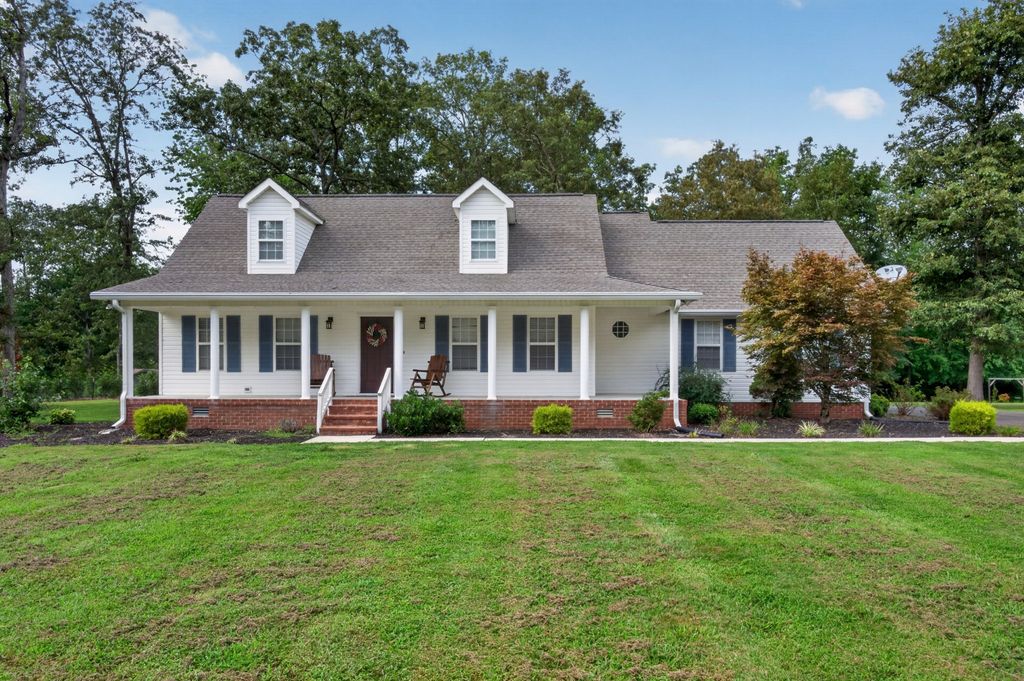 258 Oak Place Dr, Smithville, TN 37166