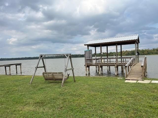 12 Walnut Bend, Huntsville, TX 77320