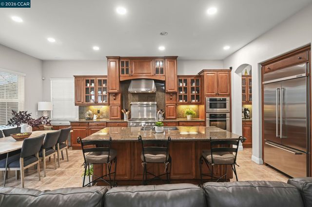 400 Marsanne Ct, Danville, CA 94506